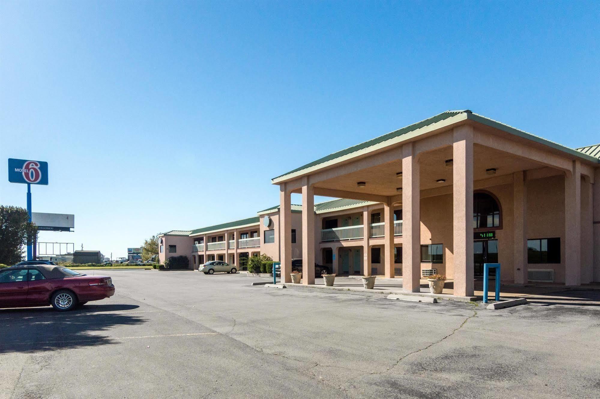 Motel 6 Erick Bagian luar foto