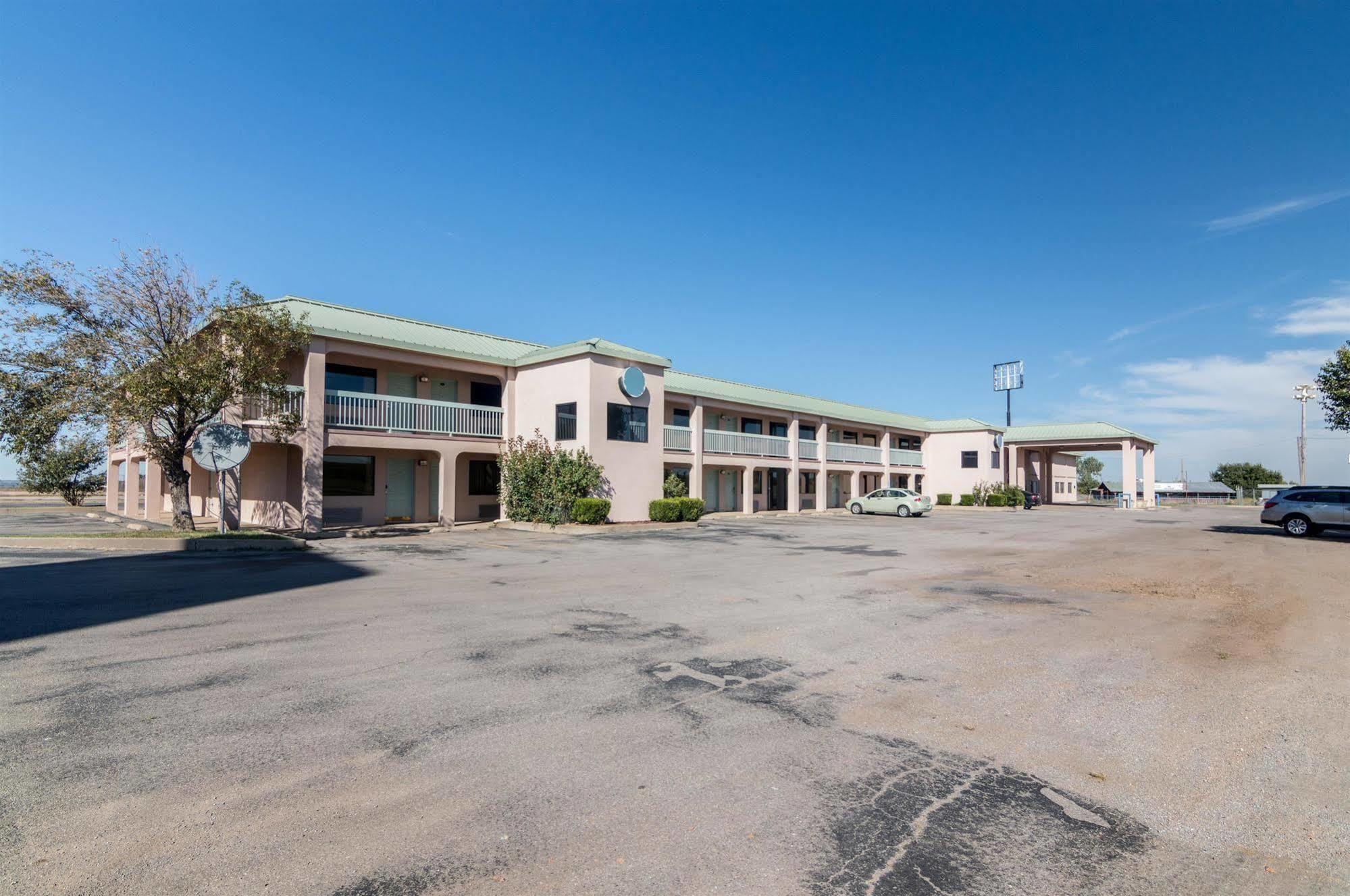 Motel 6 Erick Bagian luar foto